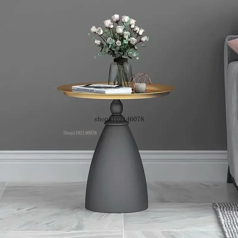 

Скандинавский журнальный столик класса люкс, современный минималистичный приставной столик из кованого железа для гостиной и балкона, прикроватный столик для дивана