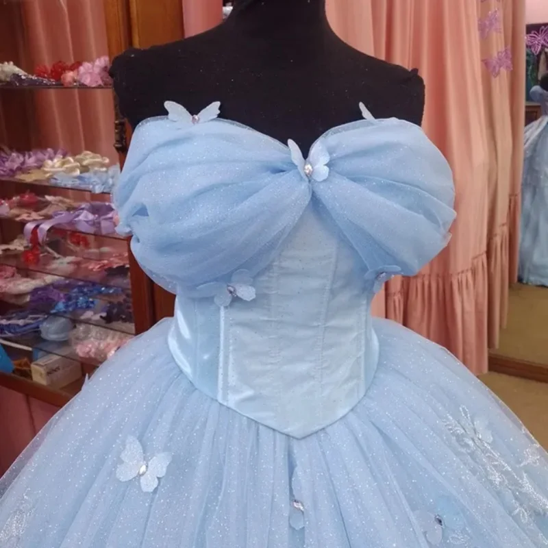 Op maat gemaakte aquablauwe Quinceanera-jurken Uit de schouder vlinderapplique Lange staart Kanten vlinder Vestido 15 Quinceanera