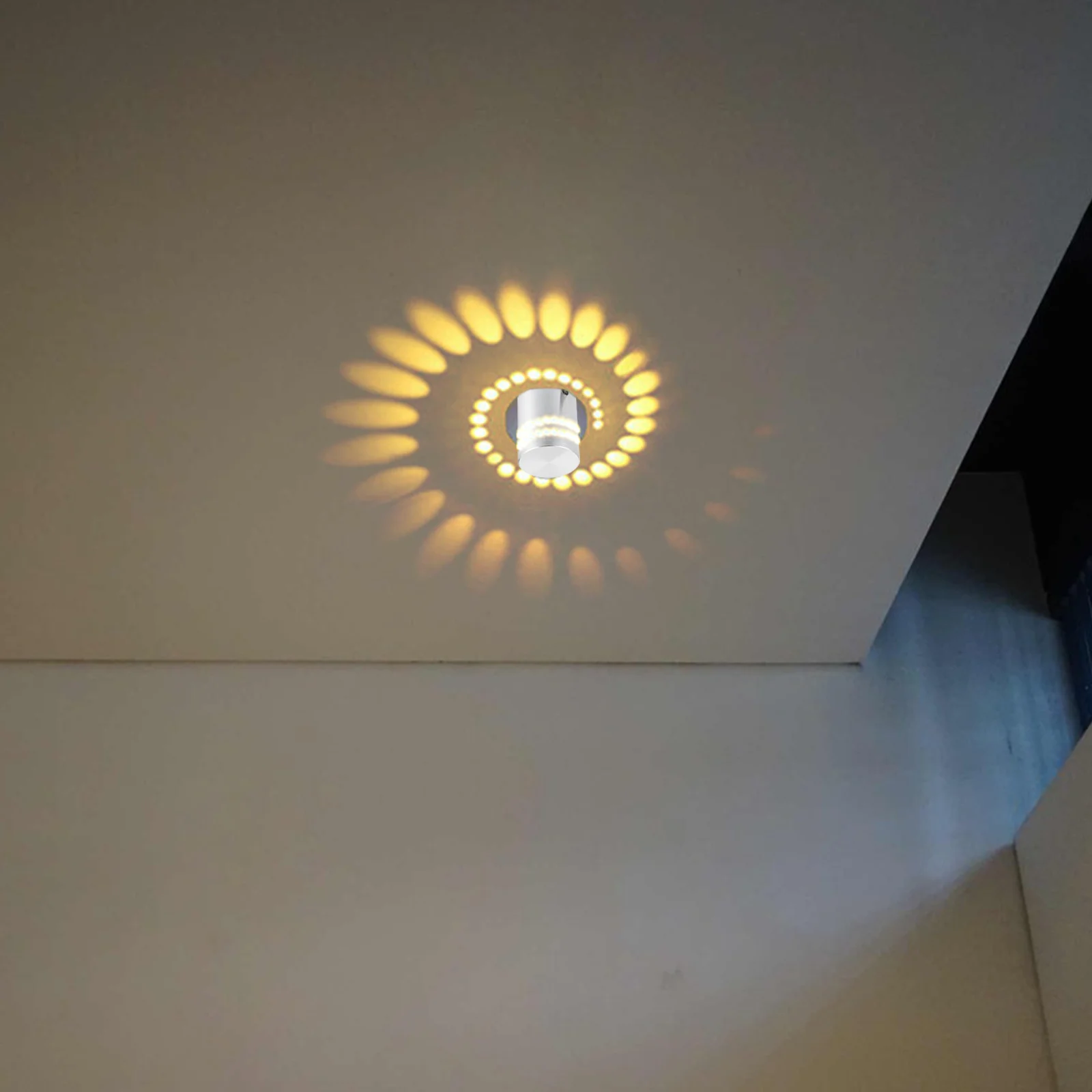 

Spiral LED Wall Light Premium Aluminium Spiral LED Wall Sconce 3W Ceiling Down Light Bar Disco Ktv Lamp Yellow