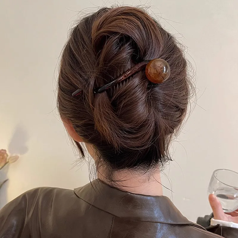 2024 New Style Hair Clip for Women Vintage Hairpin with A Twist Clip Simple and Elegant Design  Perfect Summer Hair Accessory