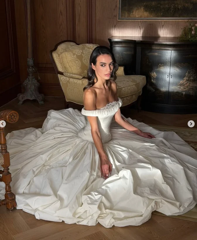 Bridal Couture Princess Autumn Wedding Dresses Off Shoulder Pleated Corset Bespoke Puffy Bridal Gown Garment Customized