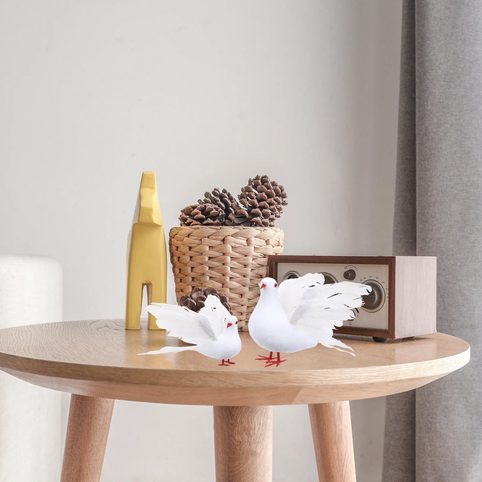 

2pcs Artificial Feathered Dove Lightweight Garden Home Wedding Decoration Realistic Shape Safe Material Indoor Outdoor
