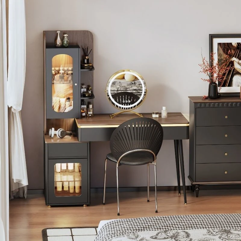 

American bedroom dresser, storage cabinet, household