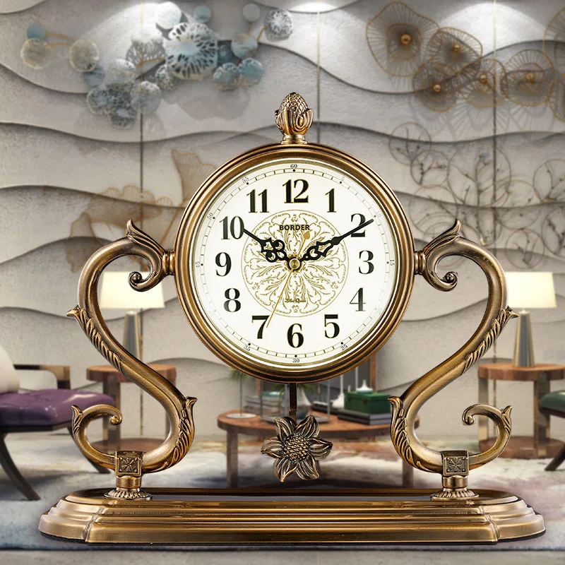 Vintage Style Table Clock Pendulum Clock Living Room Bedroom Desktop Decor Europea Style Craft Mute Desktop Clock Ornament LA24