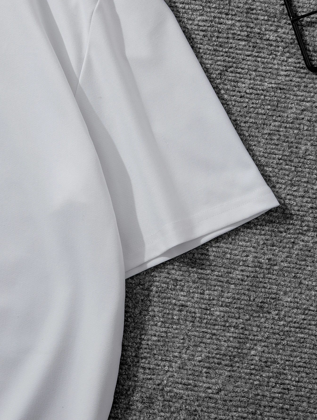 1pc Gothic Eyeball Graphic T-Shirt - Unique Surreal Design, Black Crew Neck Tee for Men & Women, Summer Casual Wear,