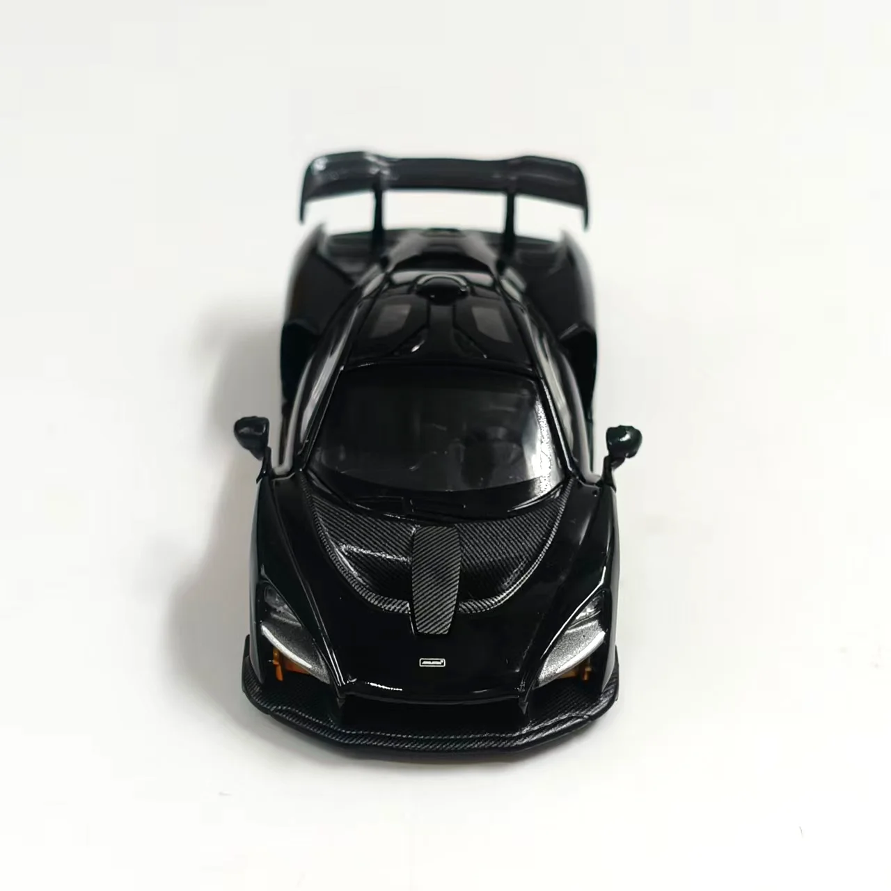 ダイキャスト 1:64 スケール マクラーレン セナ ブラック スーパーカー 合金車モデル コレクタブルおもちゃ ギフト 記念品 ディスプレイ装飾品