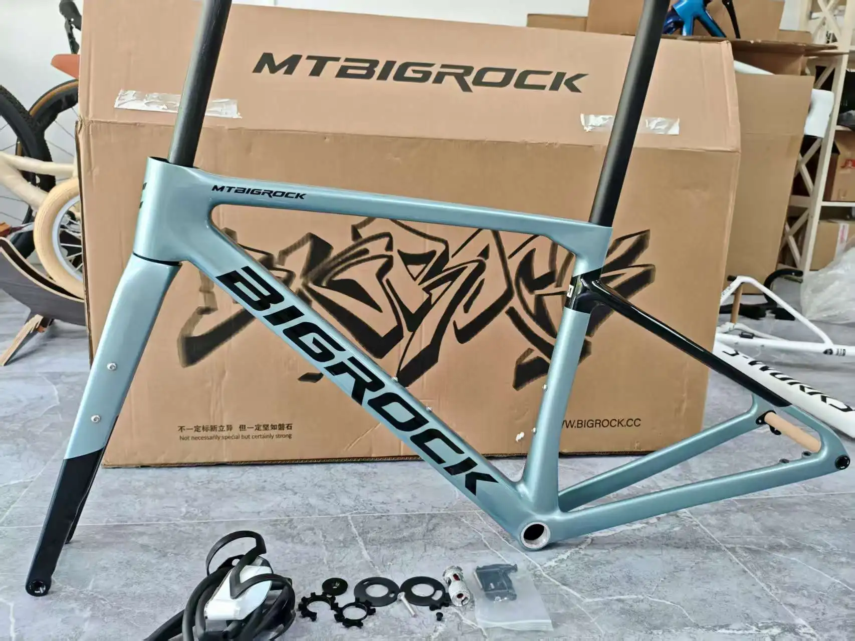 

bigrock Large stone frame gravel Carbon fiber off-road melon frame 700c off-road road bike Disc brake drum axle