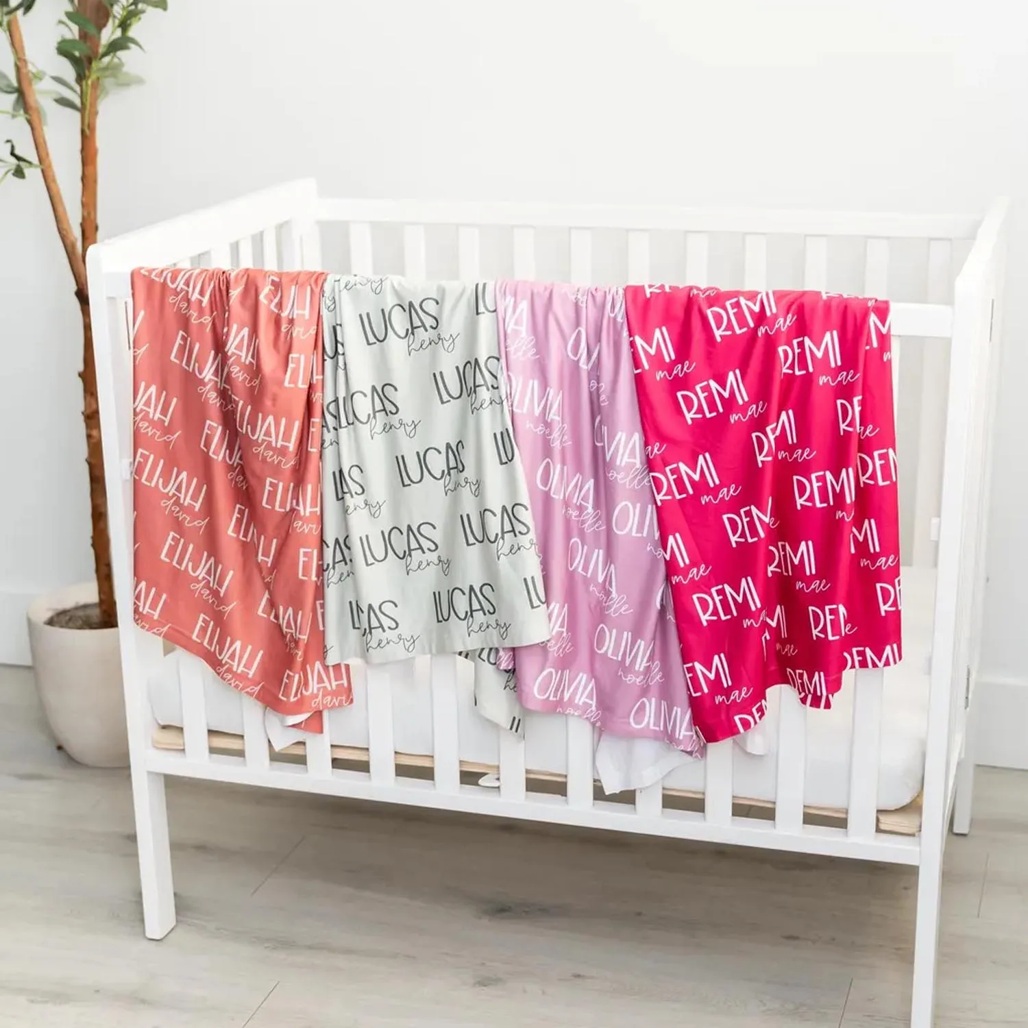 Conjunto de swaddle com nome personalizado LVYZIHO, chapéu de bebê swaddle, laço
