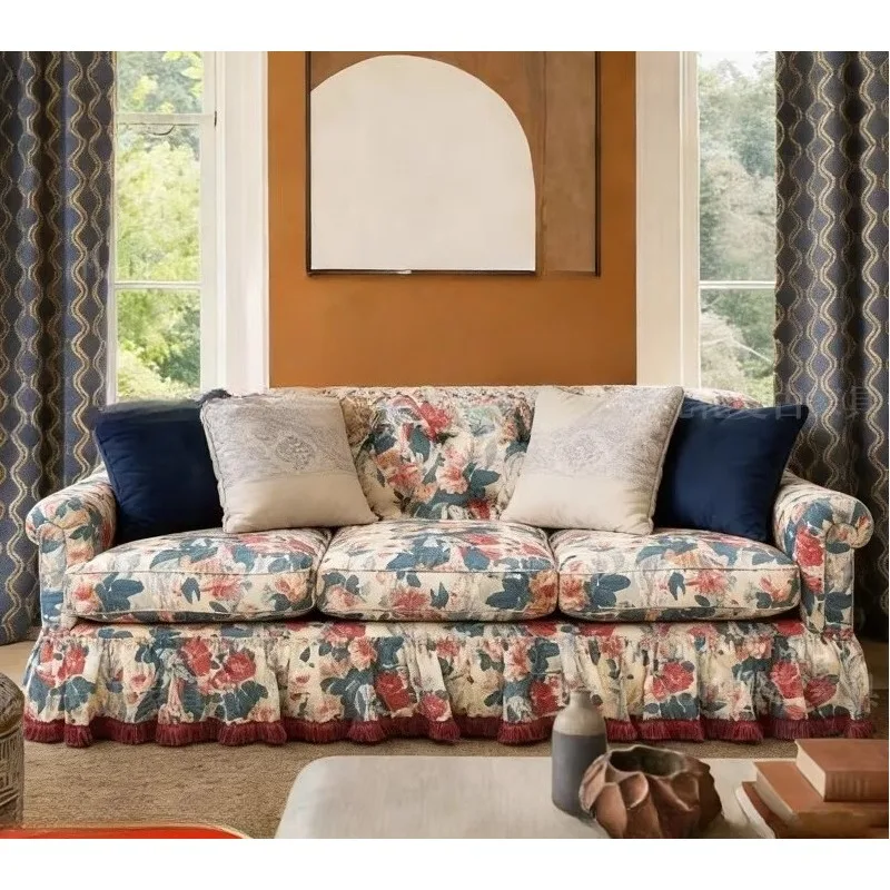 Sofá de madeira maciça com estampa francesa, estilo pastoral para sala de estar de villa, sofá reto com saia, estilo americano retrô para homestay, sofá grande.