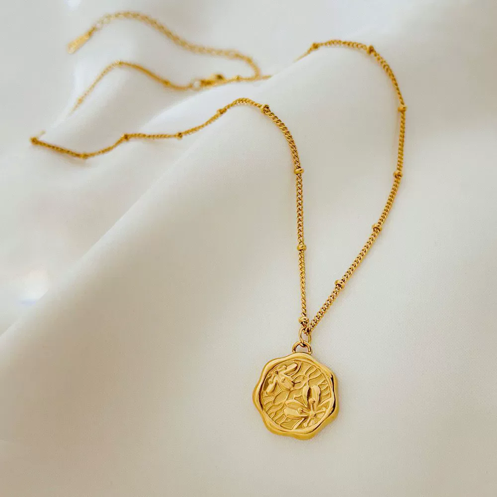 316L Stainless Steel Gold Color Round Relief Flowers Pendant Necklace For Women Fashion Girls Chain Jewelry Party Gifts
