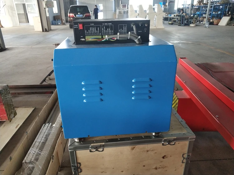 آلة قطع البلازما المحمولة باستخدام الحاسب الآلي لقطع الصفائح المعدنية مع مشعلين من البلازما واللهب