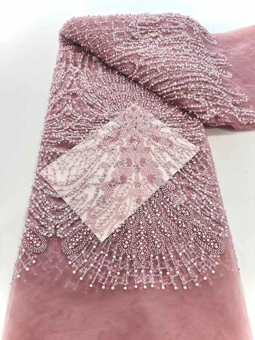 アフリカナイジェリアビーズフレンチメッシュレーススパンコール高品質 2025 刺繍レーススパンコールレースのウェディングドレスの女性