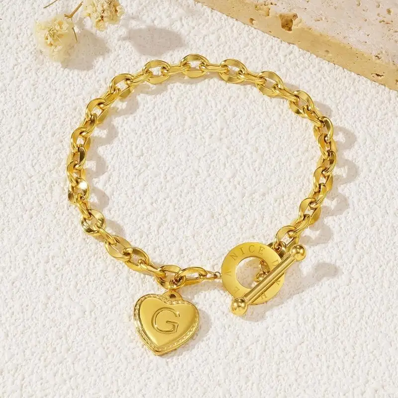  Sturdy Corrosion Resistant Heart Bracelet With OT Fastener Elegant Wrist Chain For Casual And Formal Outfits
