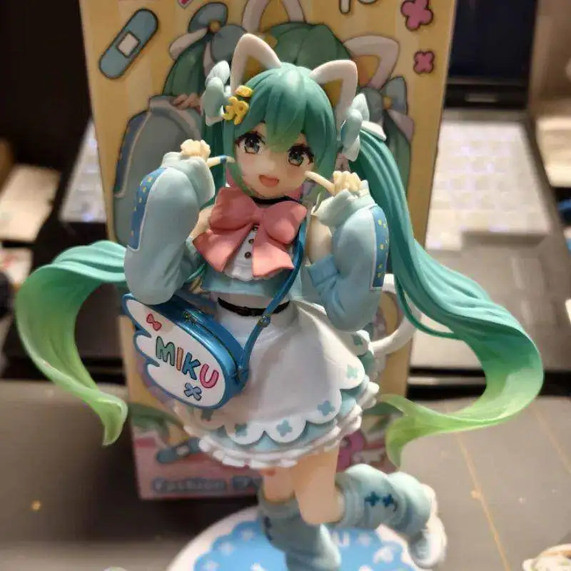 Original fashion Hatsune Miku Anime Figure Action Figurine Model Collector Toys Hatsune Miku BANPRESTO Collectible Gift view 2
