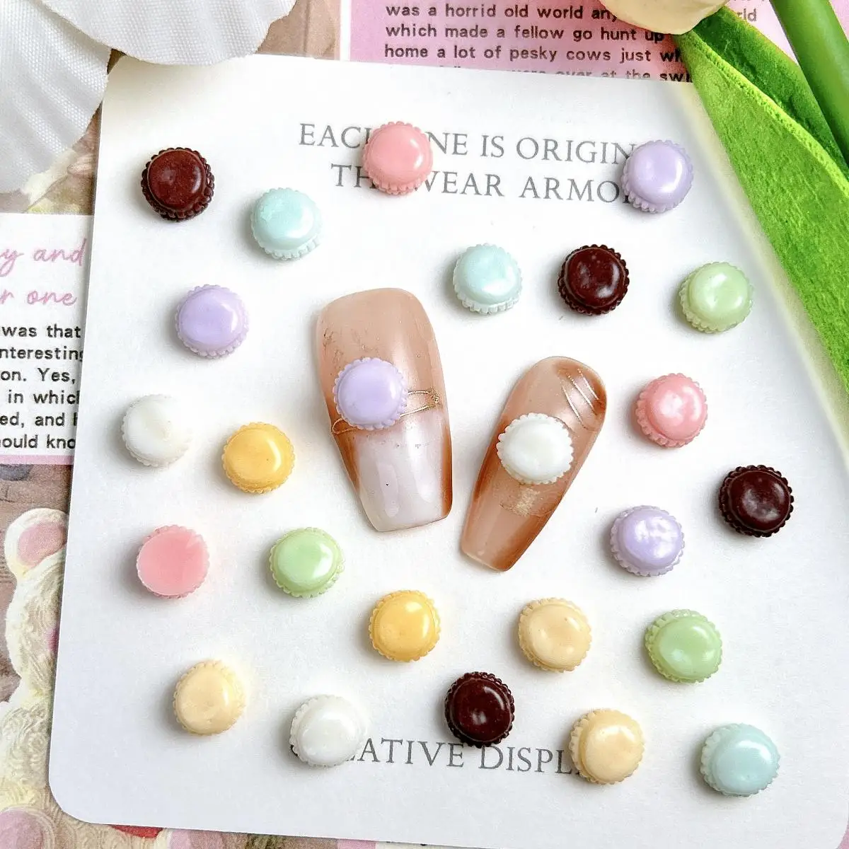 

100PCS Mini Luminous Adorable Macaron Biscuit Nail Charms Creative Colorful Small Round Cookies Resin Nail Art Decorations DIY