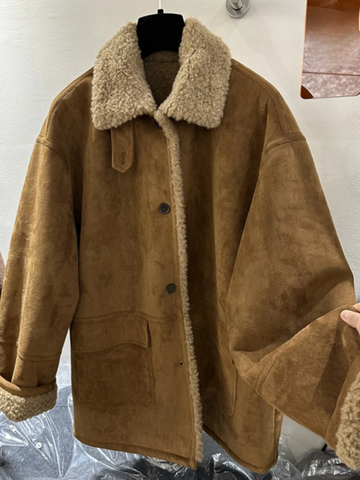 High-End European Sle Women's Thiened Oversized Lapel eepskin Coat Long Sve Zipper Closure Casual Commute Outerwear