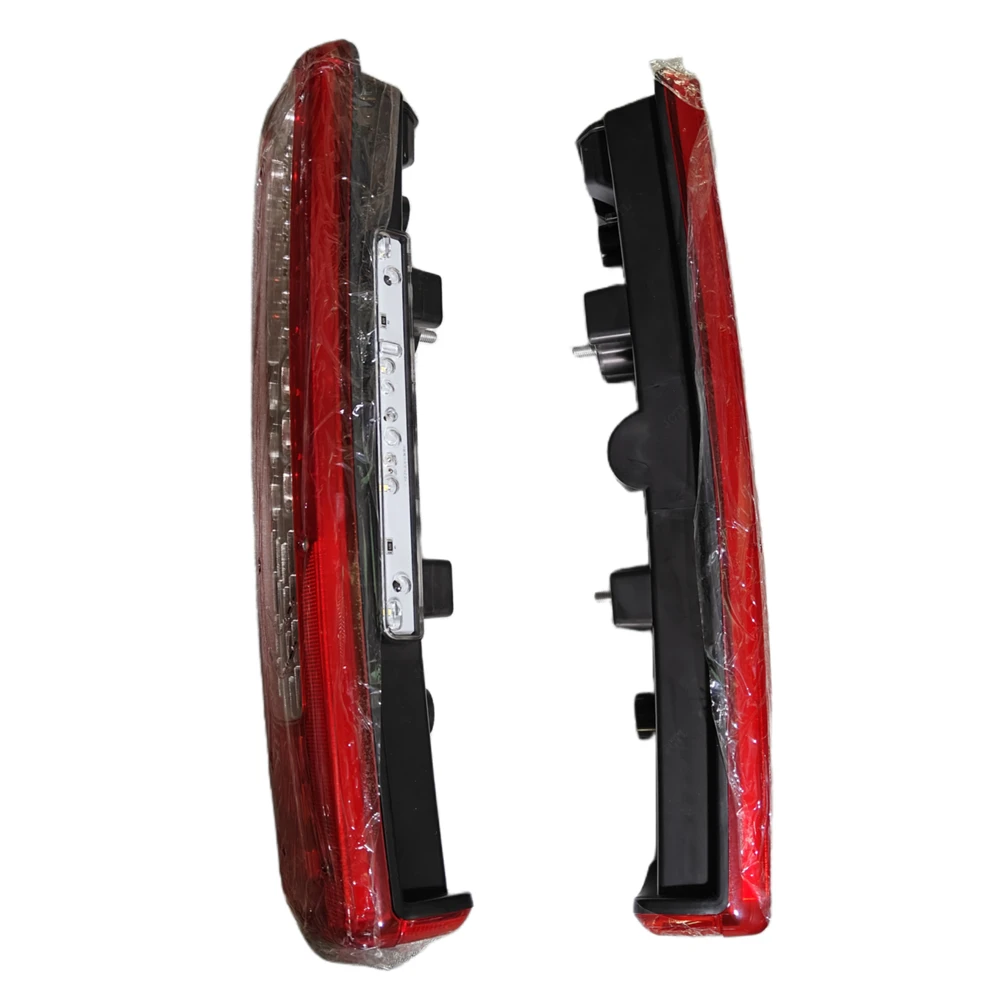 82849925 82849923 82849894 84195505  For Volvo FH 460 540 24V LED Tail Lights Turn Stop Brake Rear Lamps with two plugs buzzer