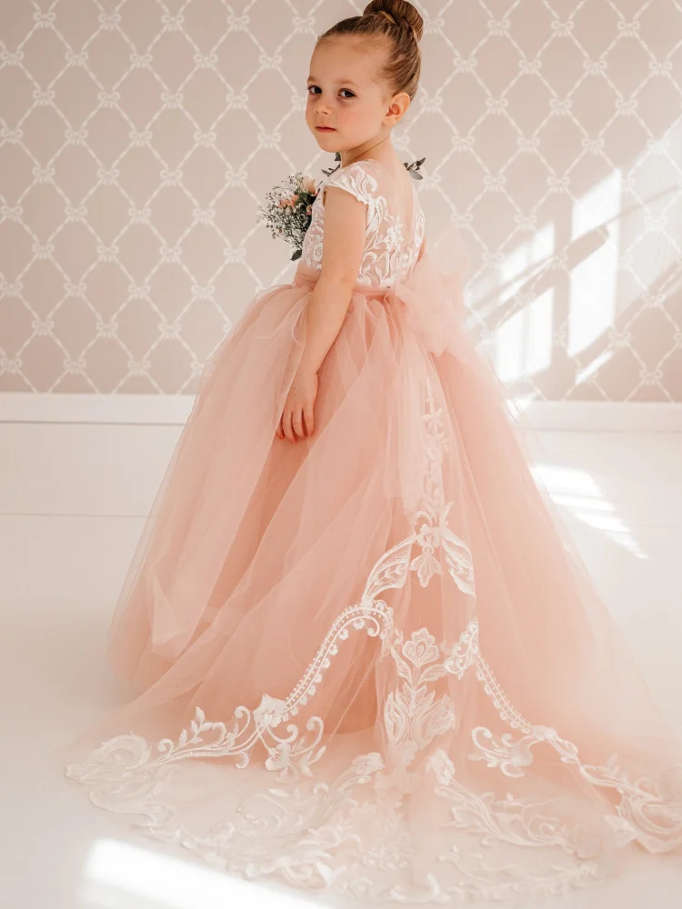 Light Pink Flower Girl Dresses Tulle White Appliques With Tailing And Bow Sleeveless For Wedding Birthday First Communion Gowns