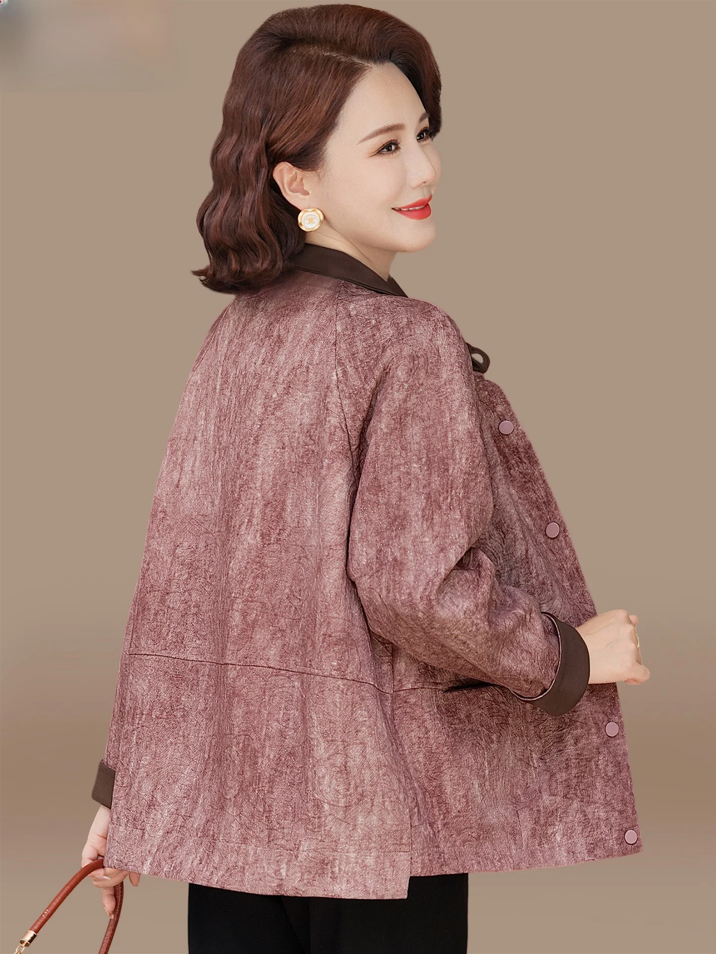 

Новая женская демисезонная куртка Sli Mom 2025 года, повседневная верхняя одежда больших размеров для женщин среднего и старшего возраста