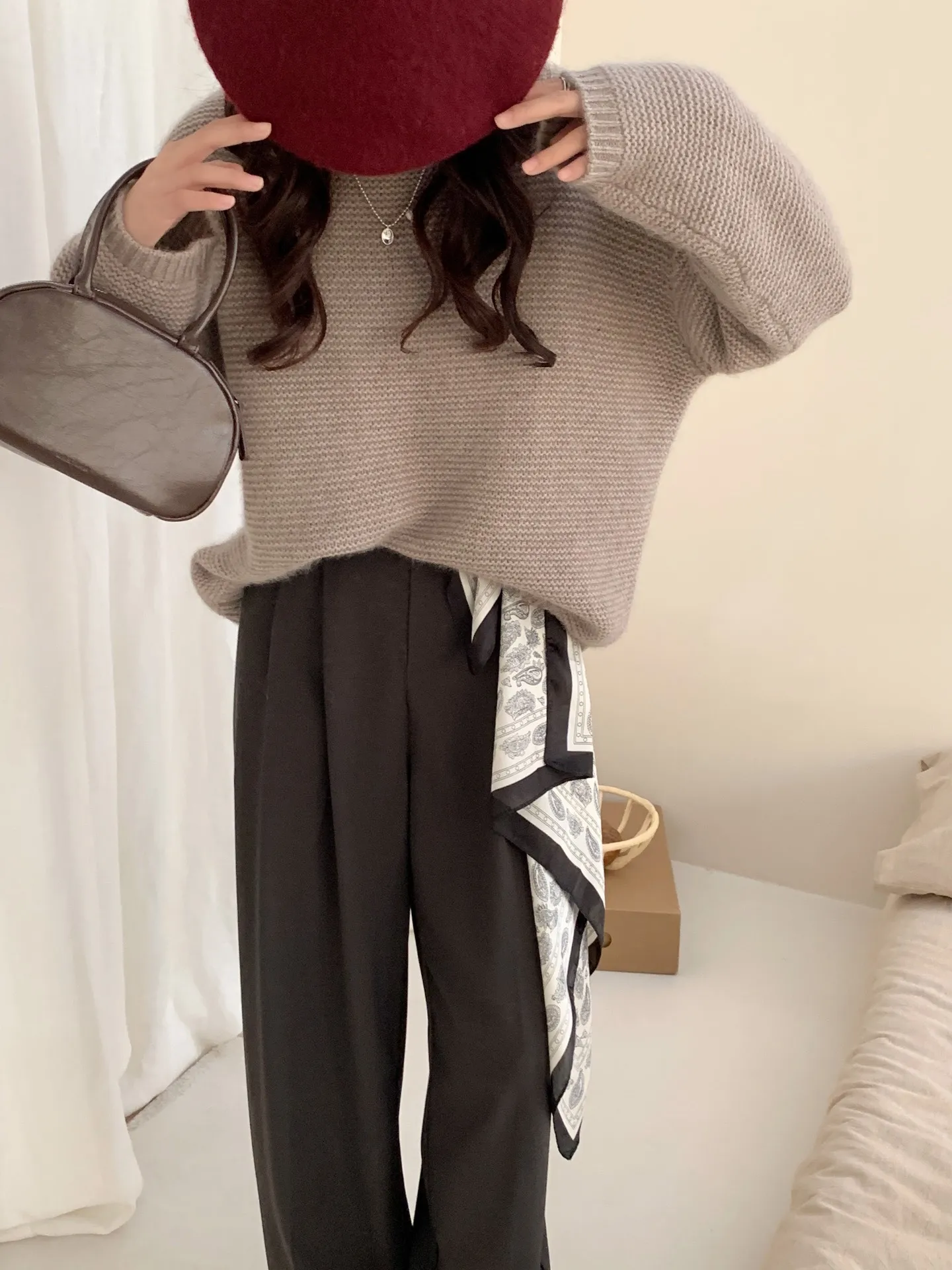 

New 2023 Winter Autumn And Women's Clothinground Neck Raccoon Velvet Knitted Loose Warm Sweater 1023
