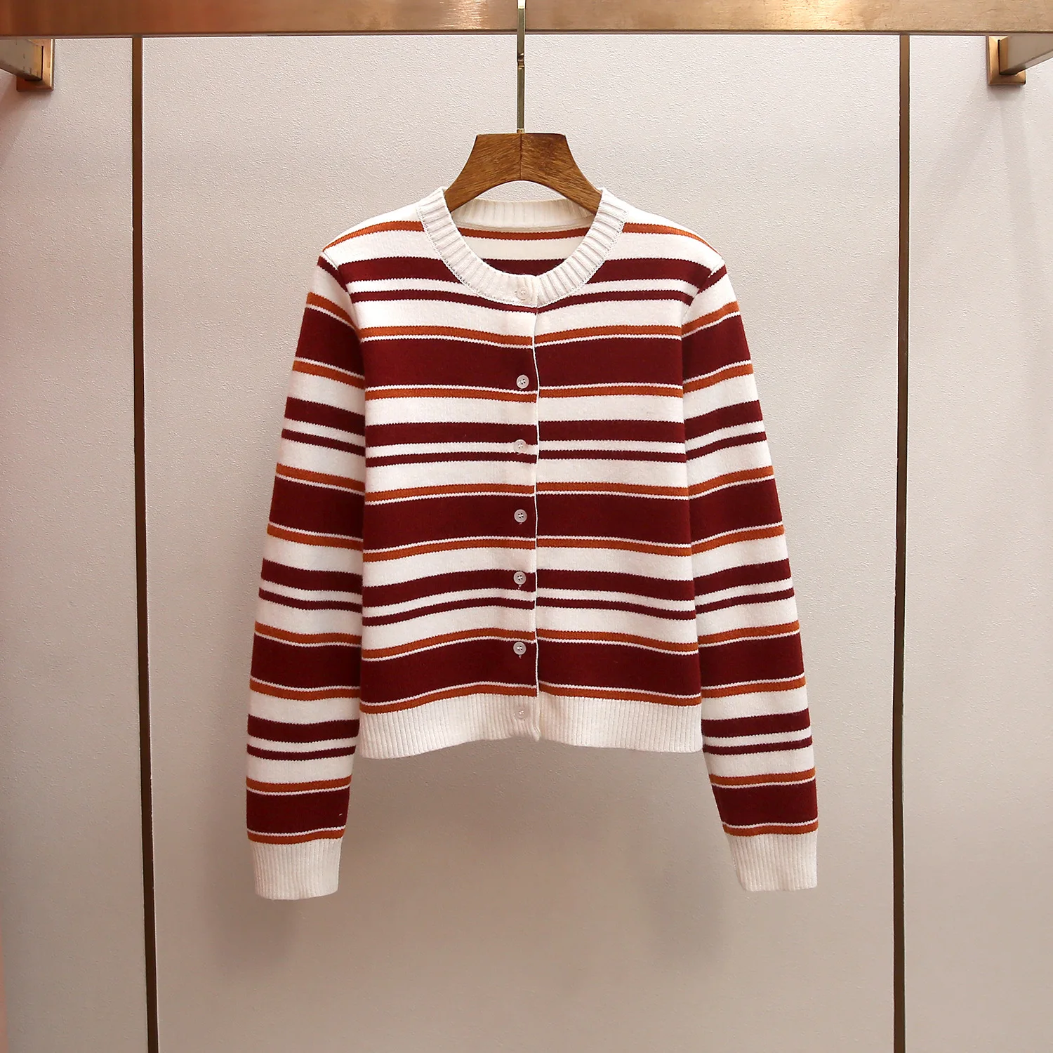 

Женский свитер MaSande High-End: Новинка Весны, в стиле колледж, с полосками и цветовыми блоками, универсальный, вязаный, из мягкого полиэстера