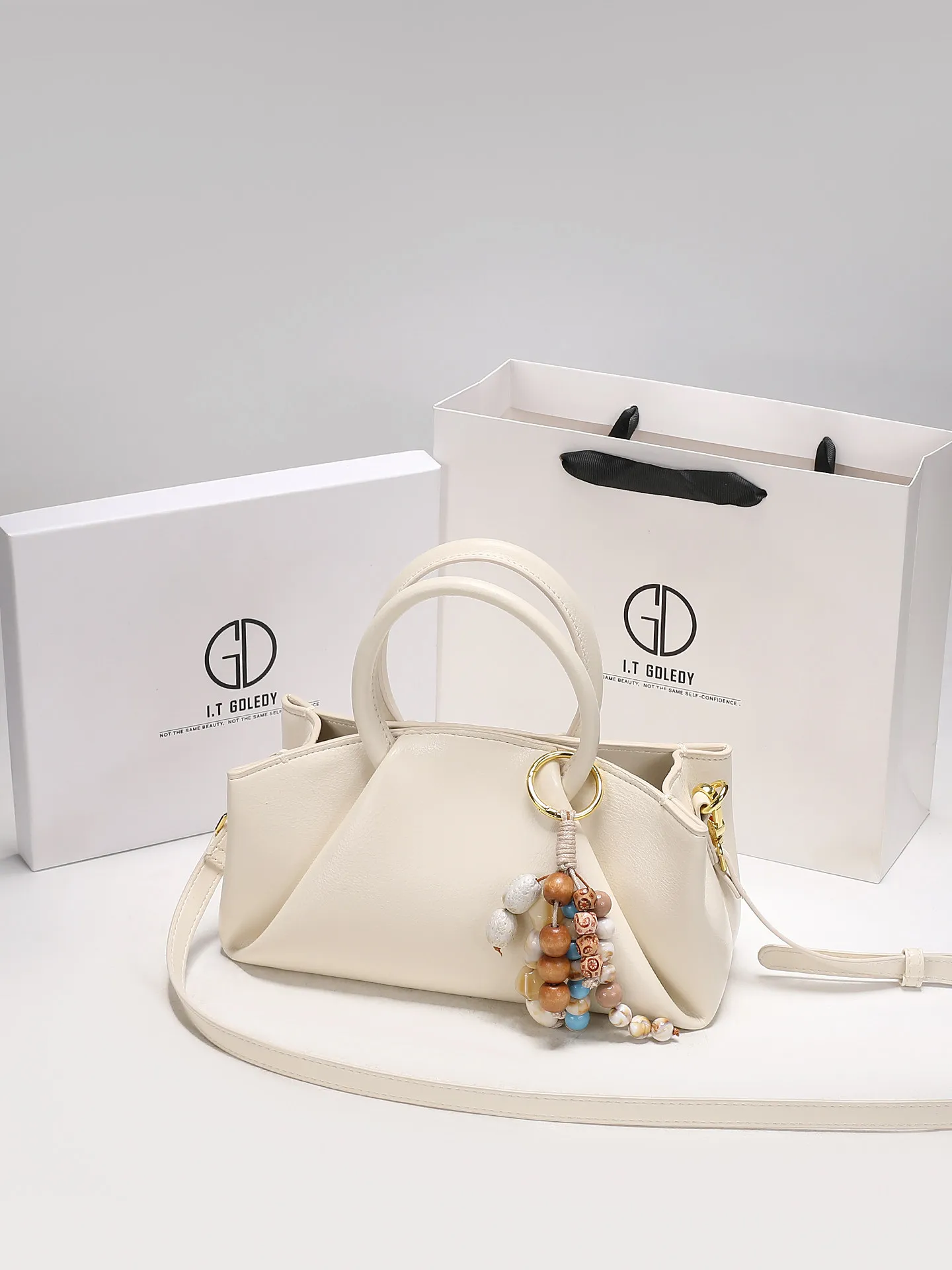 

Роскошная и лаконичная сумка через плечо с изысканным бисером и высококачественной кожей, новая модная женская сумка-кроссбоди 2026 года