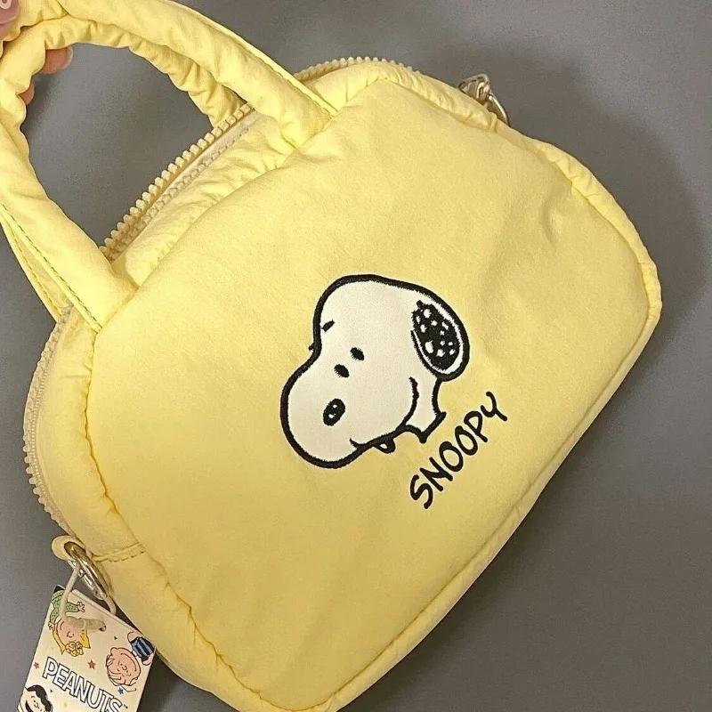 Lindo Snoopy anime periférico dibujos animados kawaii pequeño bolso de dibujos animados chica bolsa de cosméticos almacenamiento suave bolso de hombro tipo bandolera regalo