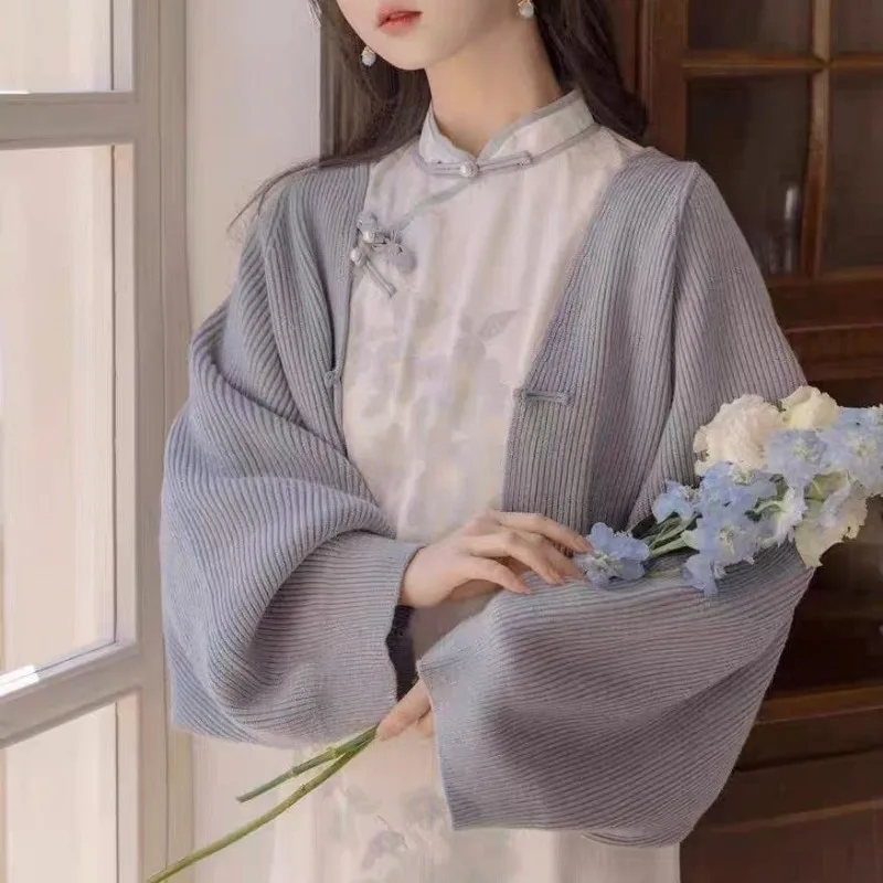 

Knitted sweater with spring and autumn design sense niche sweater cardigan jacket long sleeved short top