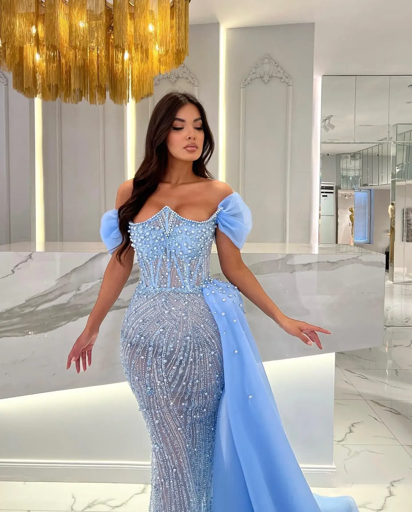 Vestidos de fiesta azules elegantes para mujer, vestidos de noche con hombros descubiertos, lentejuelas y perlas, vestidos de fiesta personalizados 2025