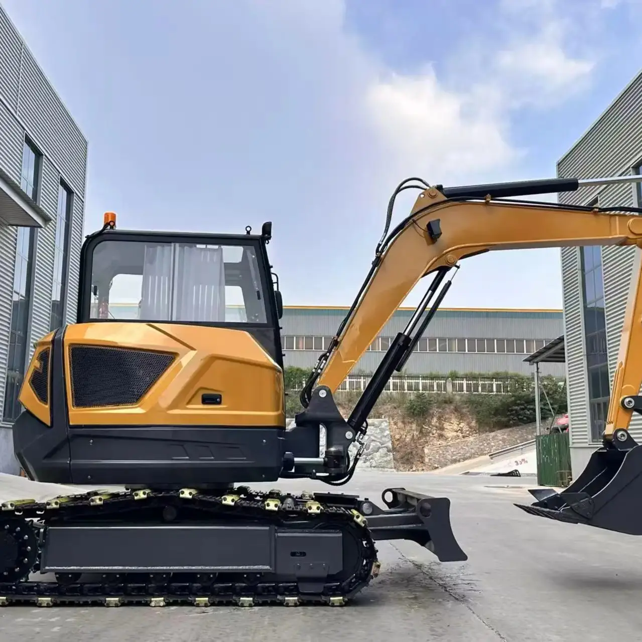 

EPA engine excavator Kubota telescopic track 6-ton excavator customized