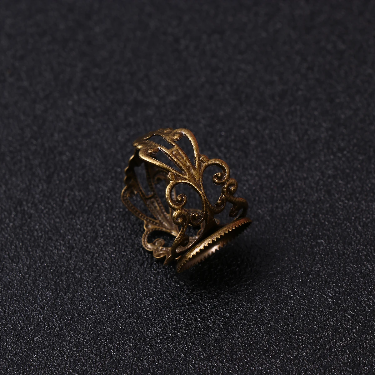 

10pcs Flower Shape Ring Holder Vintage Jewelry Tray Women Ring Support Plate Earrings Storage Empty Display Stand