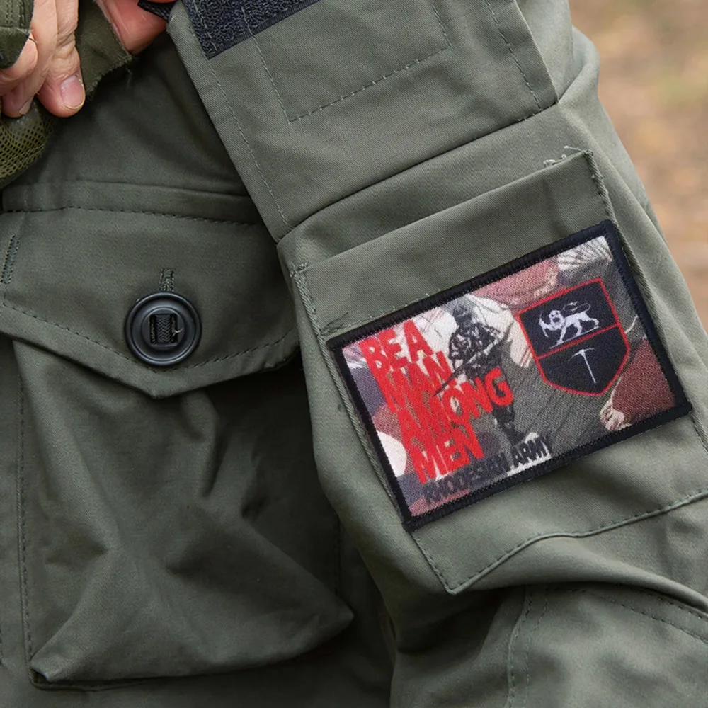 Be A Man Among hombres parches tácticos rhodesianos en ropa parche de gancho y bucle insignia militar brazalete mochila decoración pegatinas