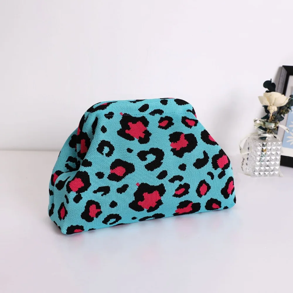 Trendige Handtasche mit Kuhmuster und hochwertigem Farbblock-Strick-Clip-On-Design, geräumige und vielseitige Mode-Tragetasche. – Detail 4