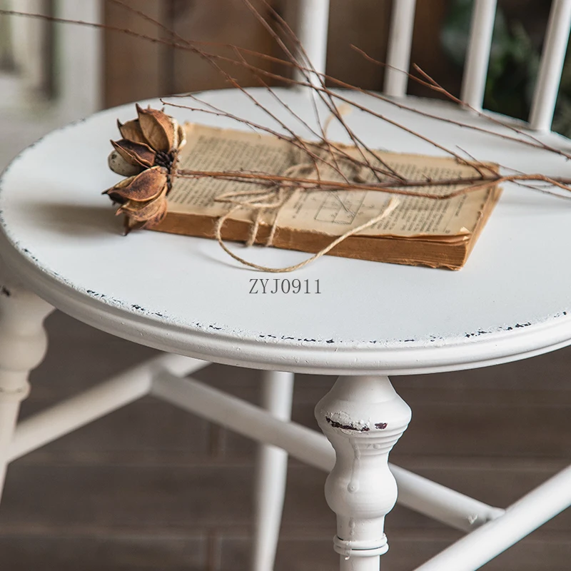 مسند ظهر من الحديد المطاوع بالحنين القديم كرسي واحد لتناول الطعام في الفناء الخارجي وطاولات وكراسي للحديقة في الهواء الطلق