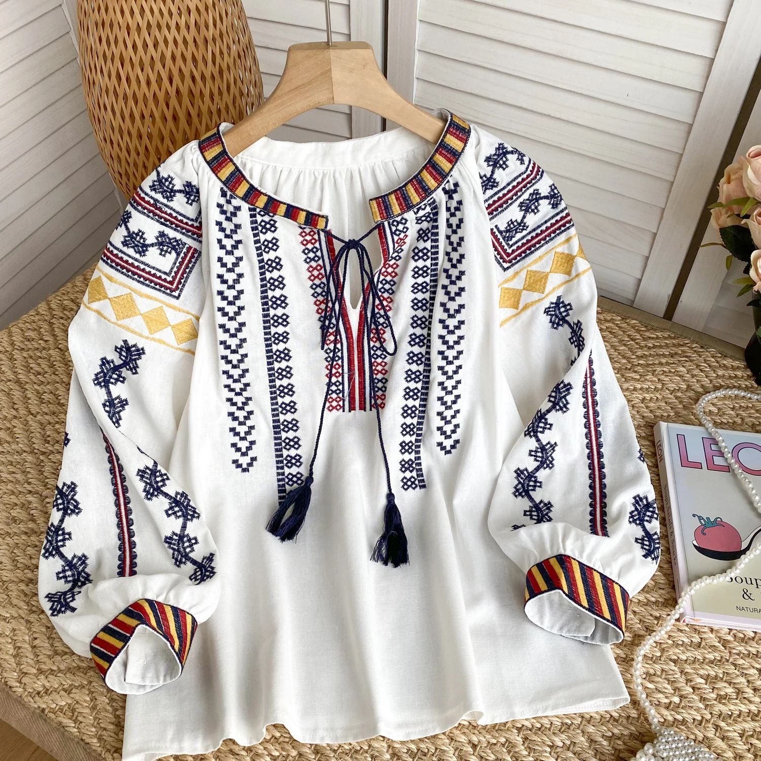 chic Vintage Elegant Embroidery Long Sleeve Blouse Fashion O-neck Shirt Casual Chic Top loose Summer Women