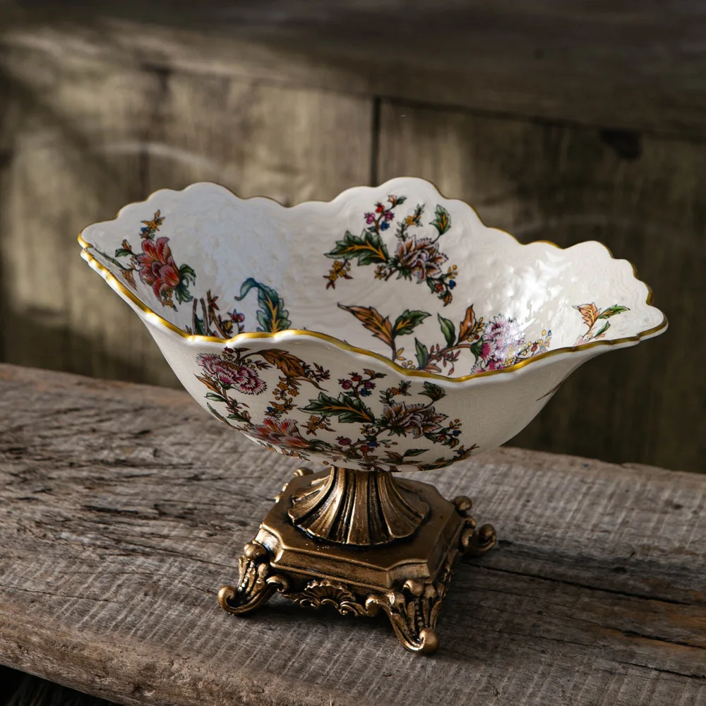 

WW retro ceramic fruit plate villa living room home high foot European dried fruit plate creative home ornament