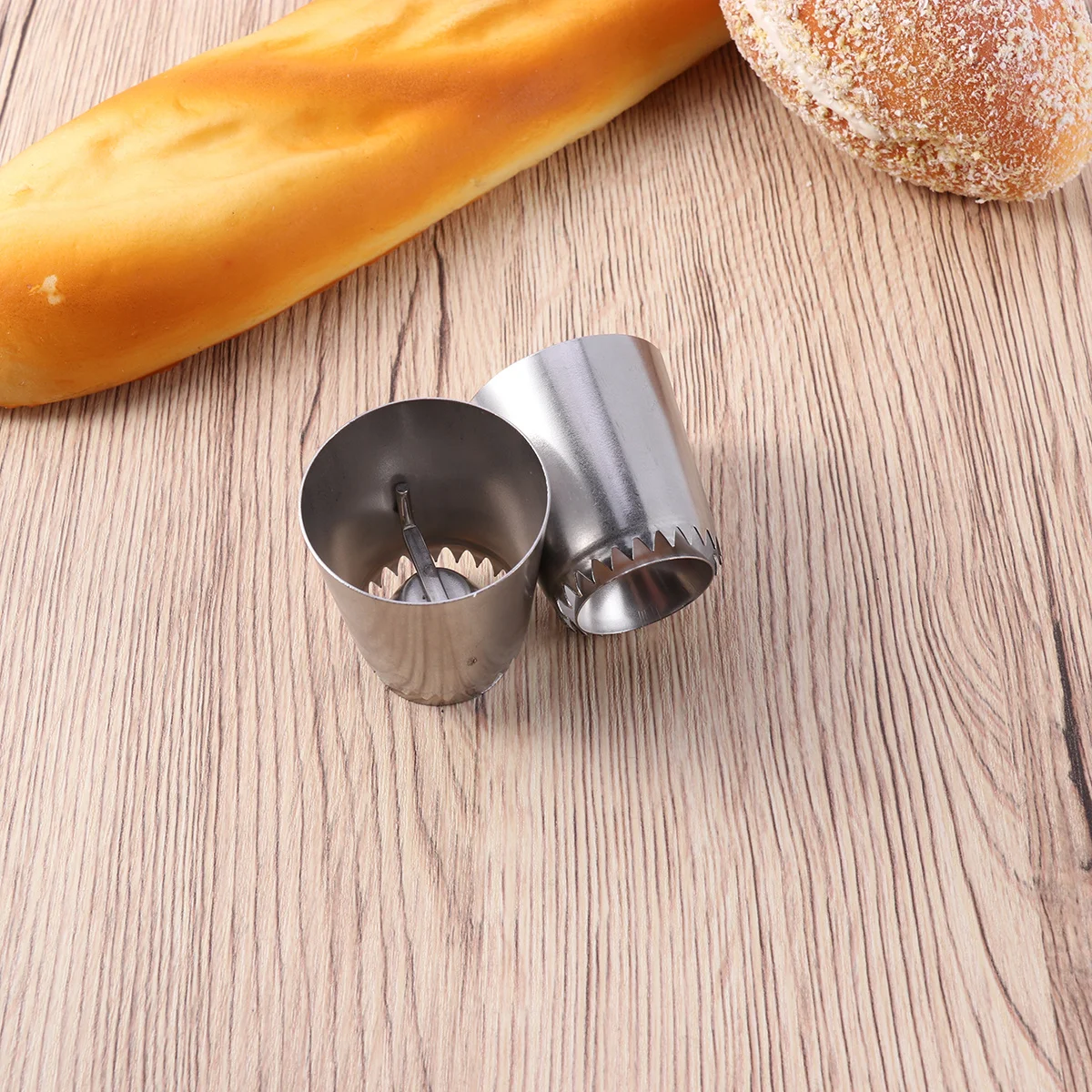 

2Pcs Cake Decorating Tips Stainless Steel Icing Piping Nozzles Set for Pastry Cupcake Fondant Cream Decorating Tools