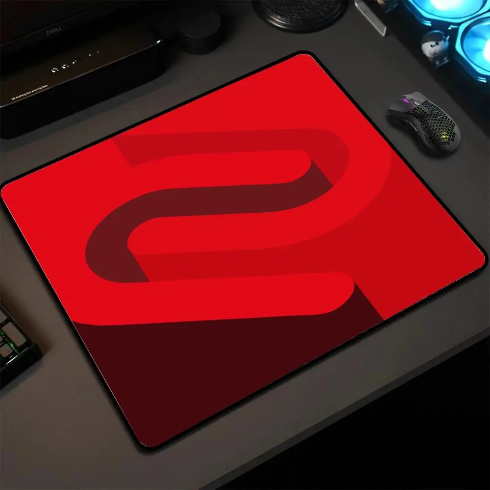 

Gaming Mouse Pad Large Esports Grey Table Pads Black and White Computer Office Rubber Anti-slip Keyboard Mousepad Desk Mat