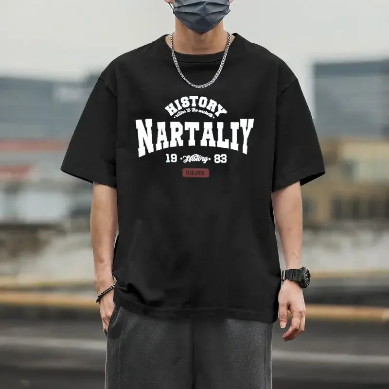 Historia Nartaliy camiseta gris 19 historia 83 estampado con etiqueta roja Gujee ropa de calle Unisex Camiseta de algodón cadena de plata moda urbana