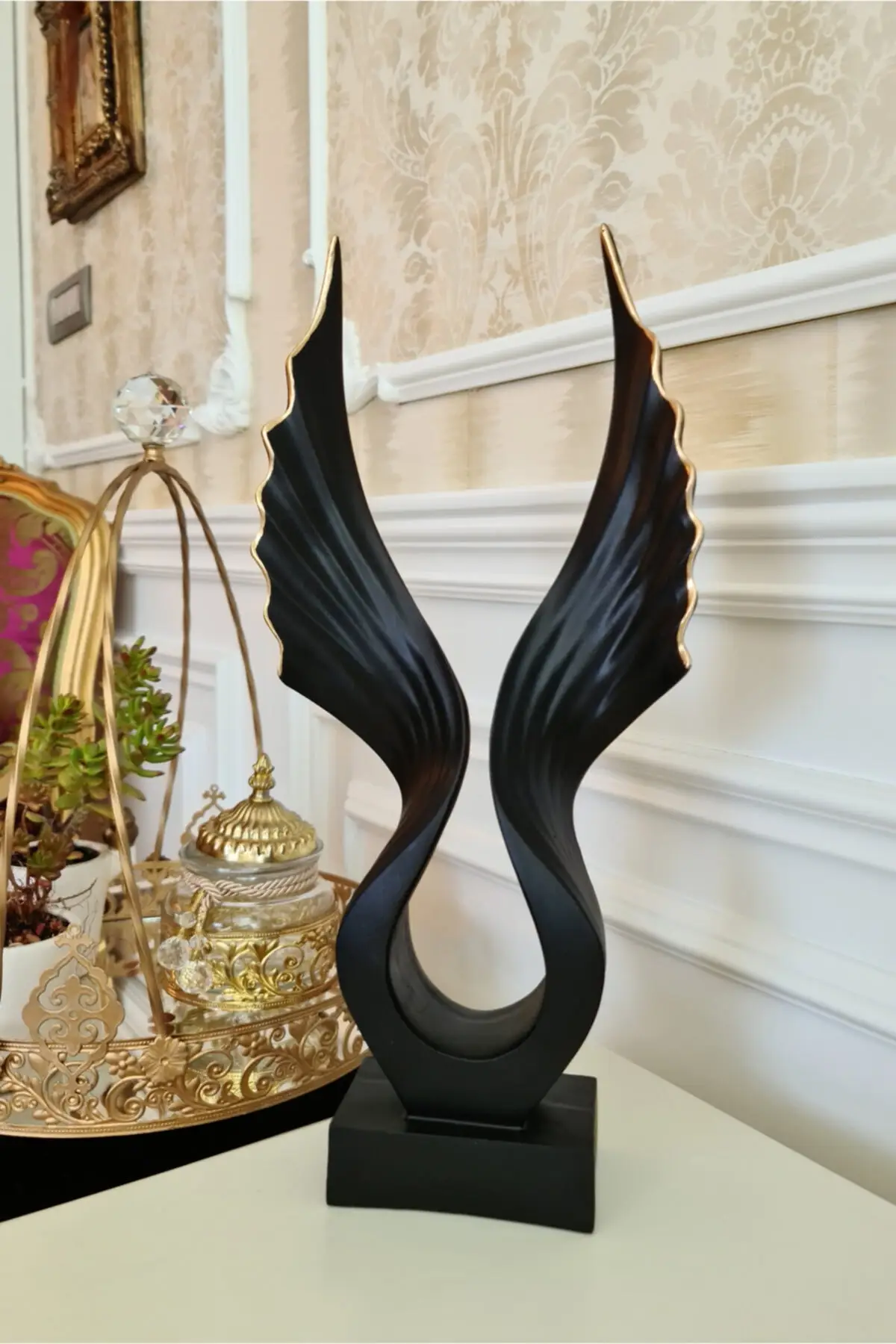 Abstract Wing Standbeeld Zwarte Goud