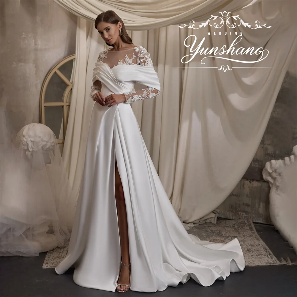 YunShang Maßgeschneidertes schulterfreies Brautkleid mit Spitzenstickerei-Applikationen, A-Linie, hoher Schlitz, Sweep-Zug, O-Ausschnitt, Rüschen, Morde New