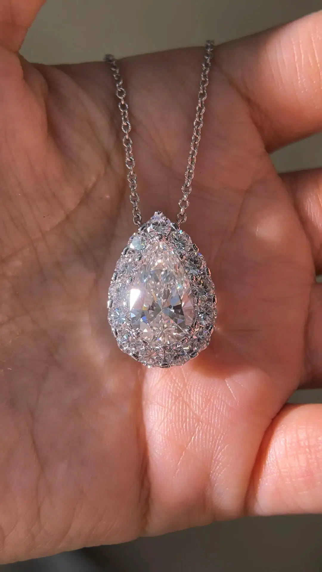 18K Gold Lab-Grown Diamond CVD/HPHT Pear Shape 1CT Halo Diamond Pendant with O-Link Chain Collar Necklace - Premium Jewelry F
