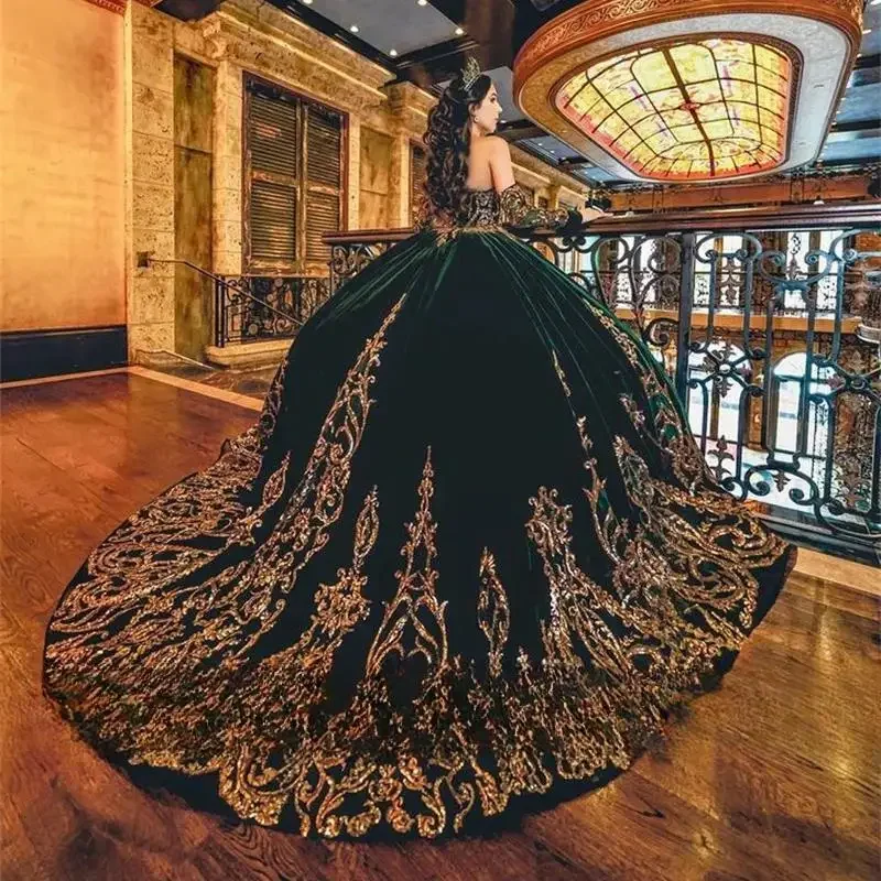 

Sparkly Princess Green Quinceanera Dresses With Two Gloves Sequins Appliques Mexican Ball Gown Sweet 16 Gowns Vestidos