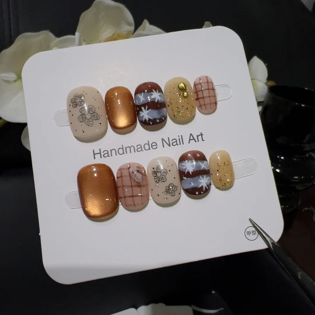 

10Pcs Short Square Nails Set Press on Cat's Eye Shiny Powder Handmade False Nails Plaid Flower Reusable Full Cover Fake Nail Tip