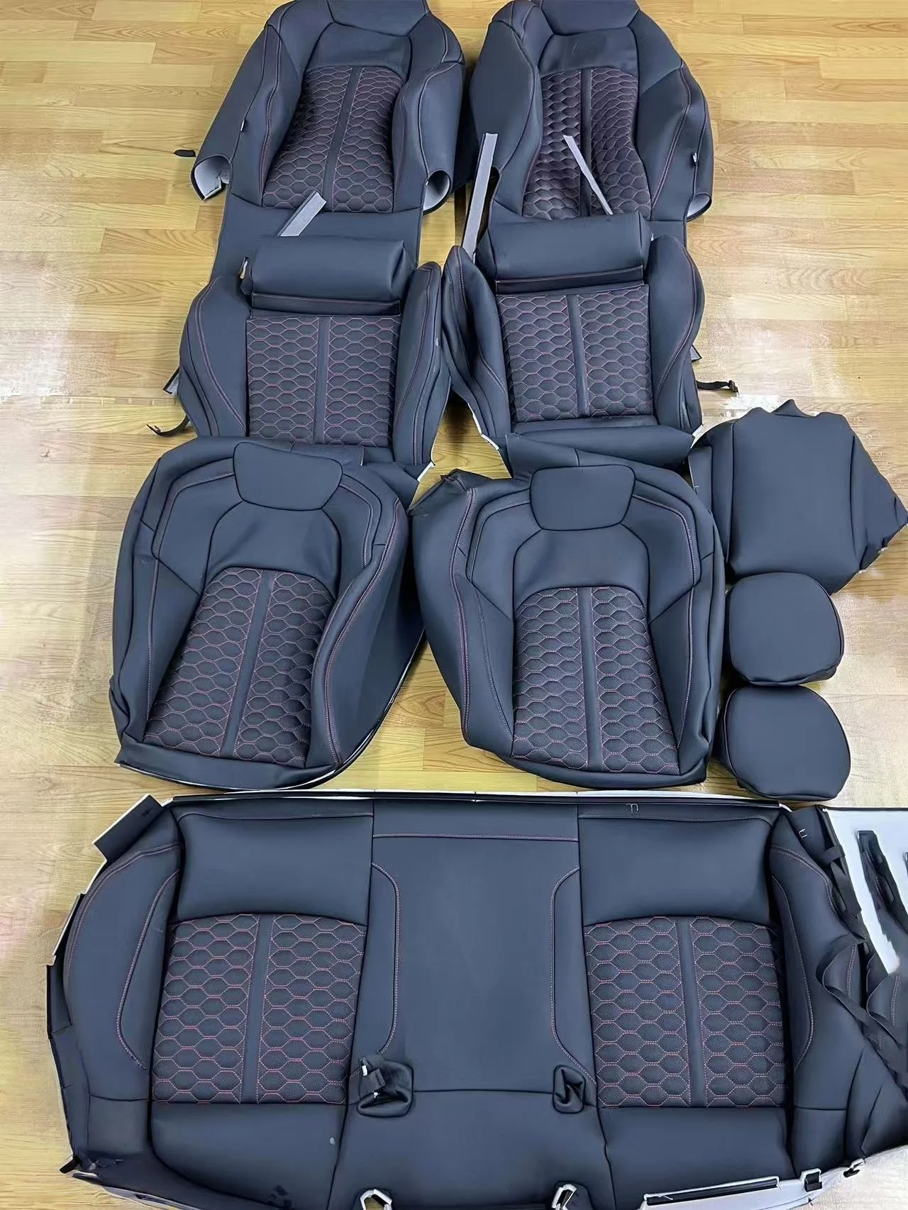 

Hot-selling Factory Wholesale High-end Quality Seat Covers for Audi Rs4, Rs5 and Rs6 Seat Replacement with Black Leather