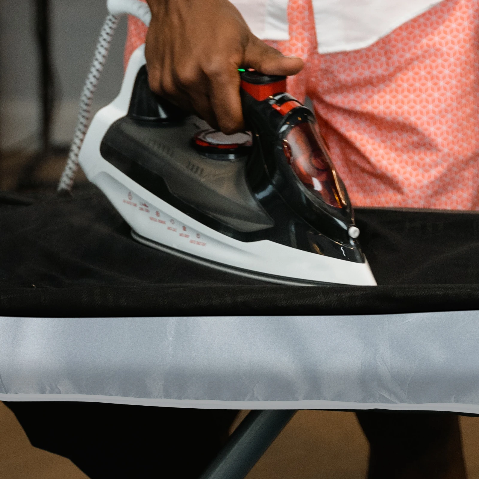 

Heat Resistant Silver Ironing Board Cover Protective Polyester Padding Stain Resistant Fashion Iron Board Pad