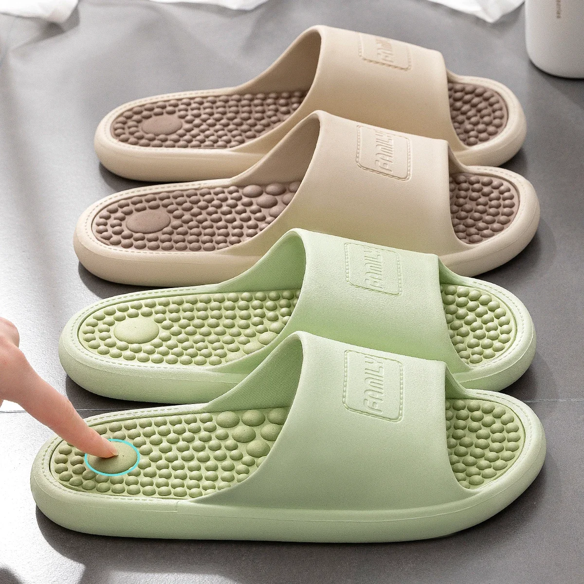 New Summer Massage Slippers Casual Couples Beach Sandals Bathroom Non-slip Indoor Slides Men Women Home Thick Sole Flip Flops