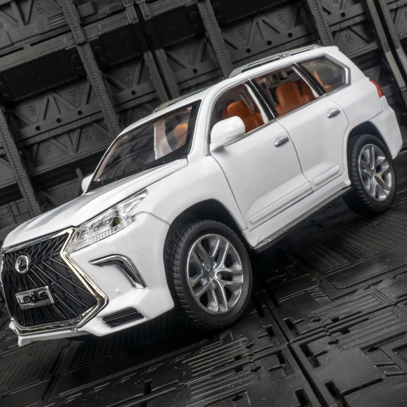 

1:24 Lexus LX570 внедорожник, модель автомобиля из сплава, украшение, силовая игрушка, дверь и капот, багажник можно открыть