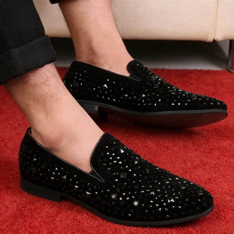 

Мужские кожаные туфли в британском стиле, остроносые, со стразами и пайетками, модные, на плоской подошве, для свадьбы, для стилистов, мужские лоферы, мягкие мокасины