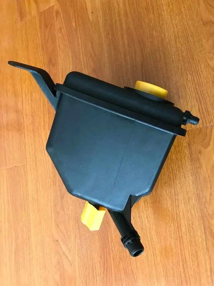 Radiator Coolant Reservoir Overflow Expansion Tank For BMW E6061 530 545 550 E63E64 645 650 17137519219